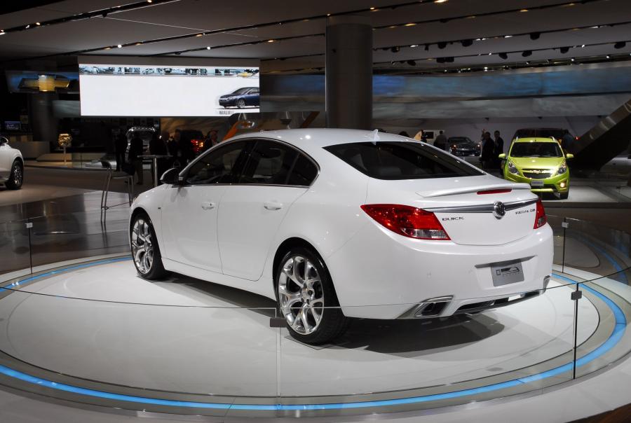  Buick Regal GS 2011 года  (фото 37 из 69)